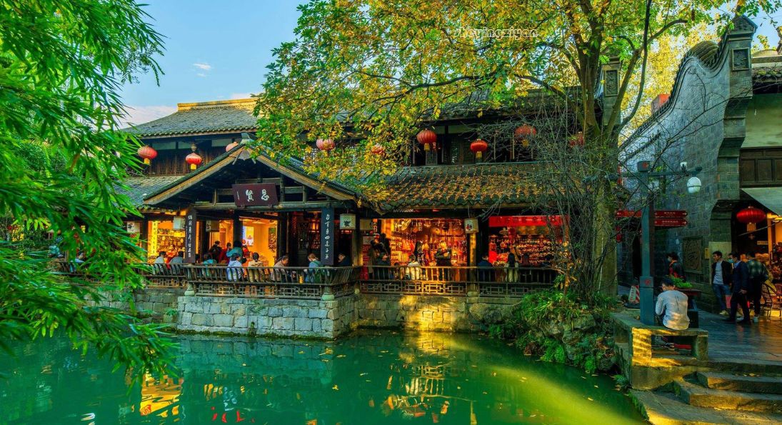 Tour Trung Quốc 6N5Đ: Hà Nội – Thành Đô - Công Viên Gấu Trúc – Trang Viên Mạn Hoa - Cửu Trại Câu – Lạc Sơn Đại Phật 4 pho-co-cam-ly-10-1