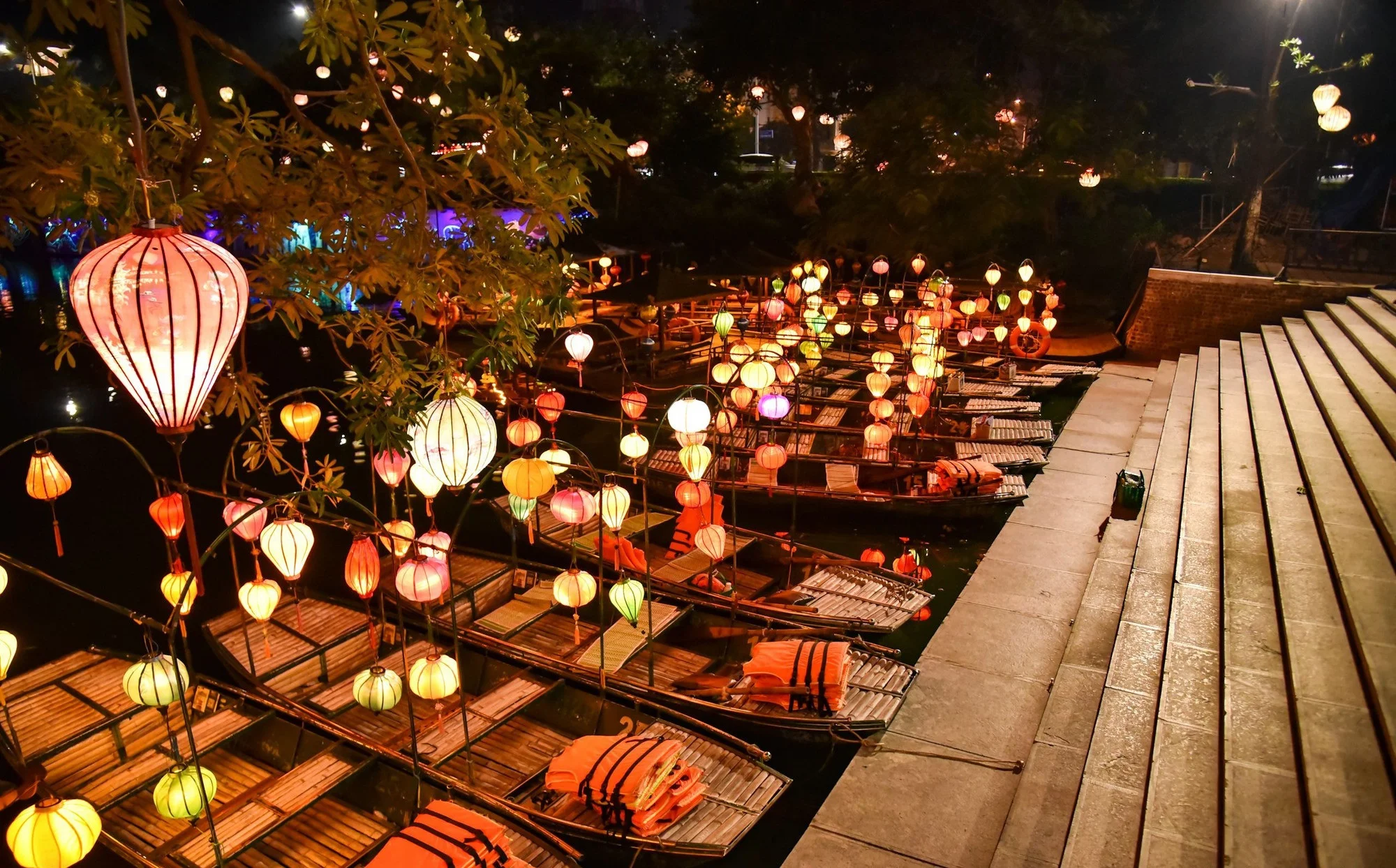 Phố cổ Hoa Lư: Vị trí, điểm thu hút, kinh nghiệm du lịch và chọn tour