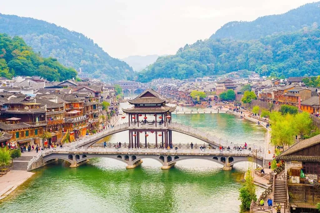 Tour Trung Quốc từ Hà Nội: Thời điểm lý tưởng, điểm tham quan, kinh nghiệm & gợi ý đặt tour