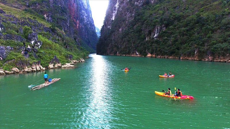 Top các khách sạn 4 sao Hà Giang: Vị trí, kiến trúc, giá phòng & kinh nghiệm đặt phòng