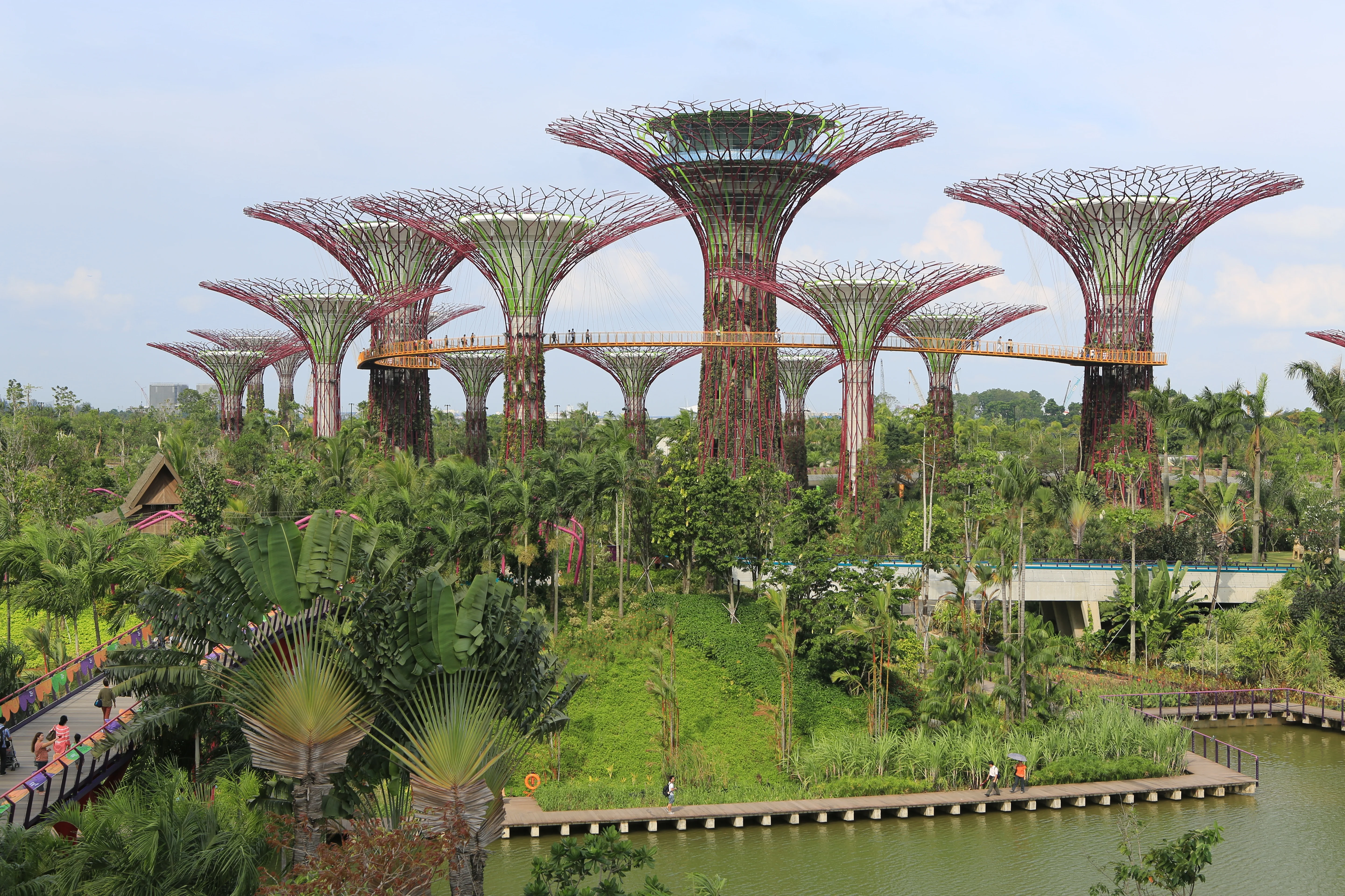 supertree-grove-gardens-by-the-bay-singapore-20120712-02