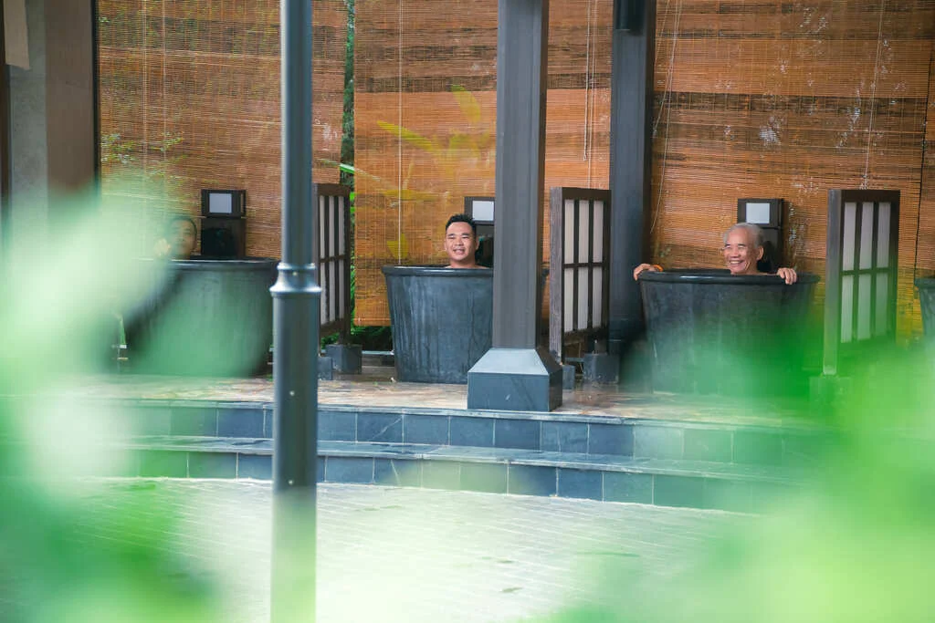 Khoáng nóng Wyndham Thanh Thủy: Vị trí, tác dụng, các dịch vụ tắm khoáng & đơn vị uy tín