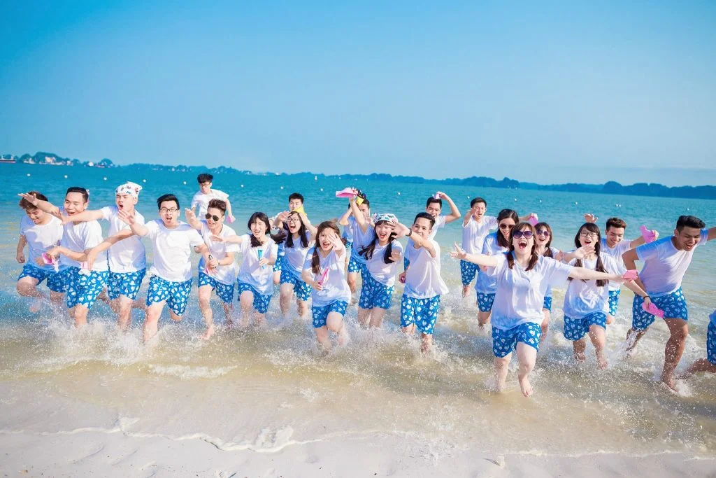 Tổ chức Team Building Hạ Long Cho Công Ty 50 Người: Từ A-Z Cùng Phê Travel