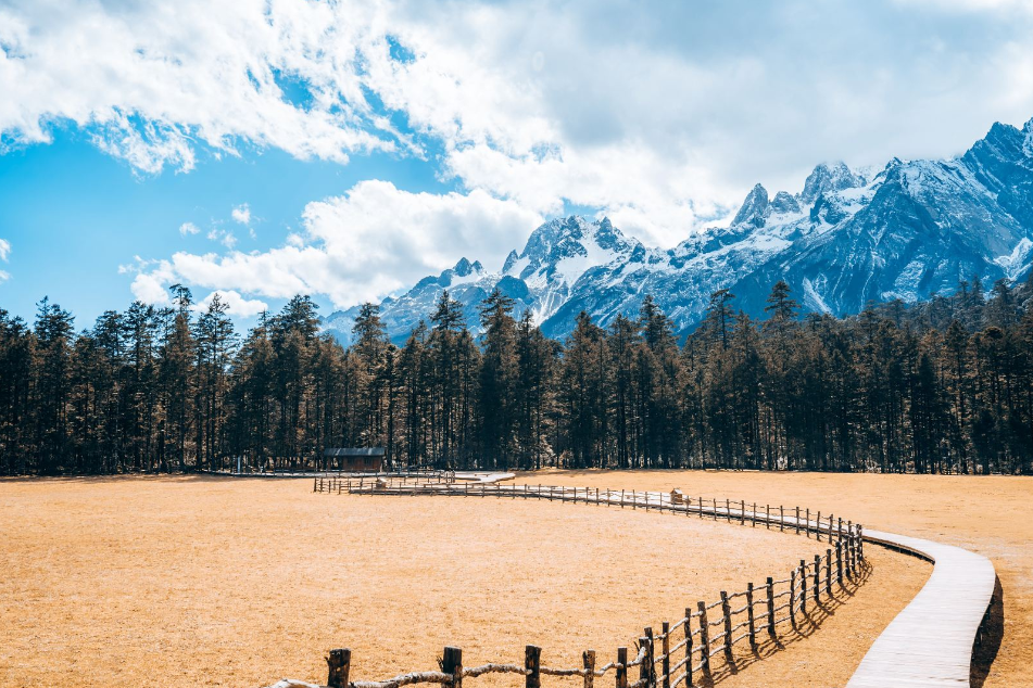Núi Tuyết Ngọc Long Lệ Giang: Khám phá vùng đất tuyết đẹp nhất Trung Quốc
