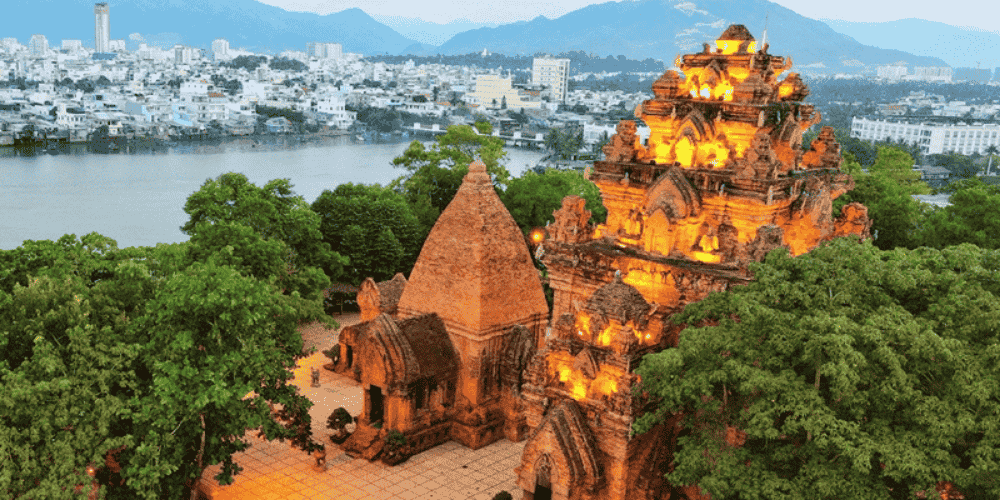 Lạc bước vào thế giới Chăm Pa cổ đại tại Tháp Bà Ponagar: Vị trí, hướng dẫn  tham quan, giờ mở cửa và những điều kiêng kỵ cần biết