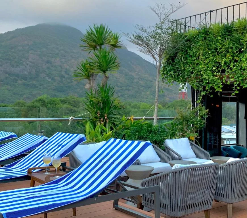 the-mystery-con-dao-16