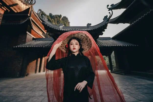 Thung Ui: Vị trí, điểm nổi bật, giá vé, các góc check-in và kinh nghiệm chọn đơn vị cung cấp tour uy tín