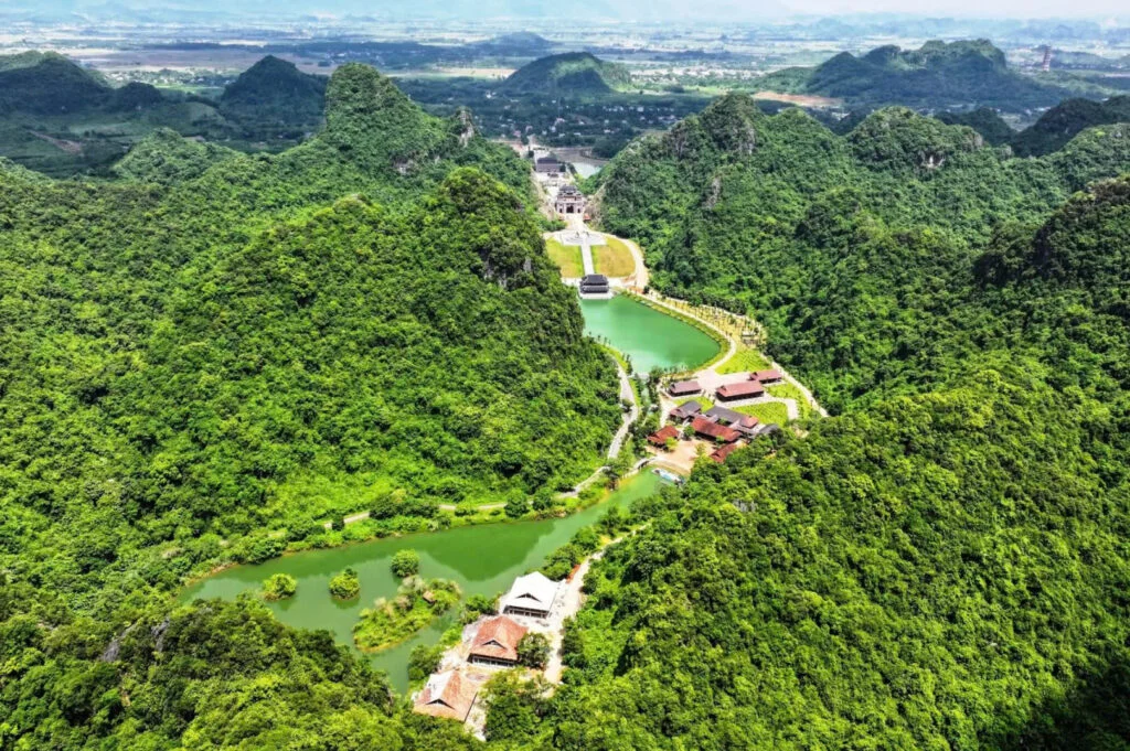 Kinh nghiệm đi Thung Ui: Kinh nghiệm, giá vé & đơn vị uy tín