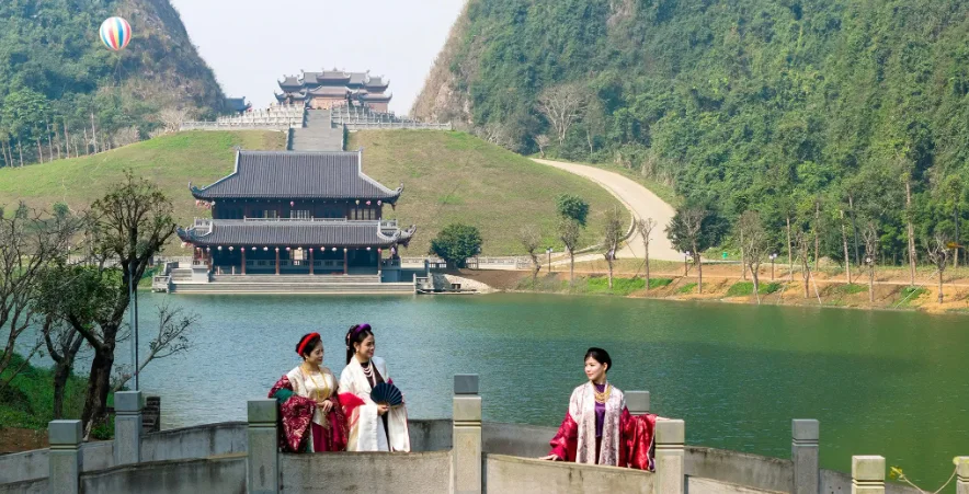 Thung Ui: Vị trí, điểm nổi bật, giá vé & đơn vị uy tín