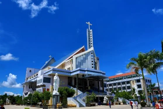 ngay-4-ca-mau-bac-lieu-soc-trang-sai-gon-an-sang-trua