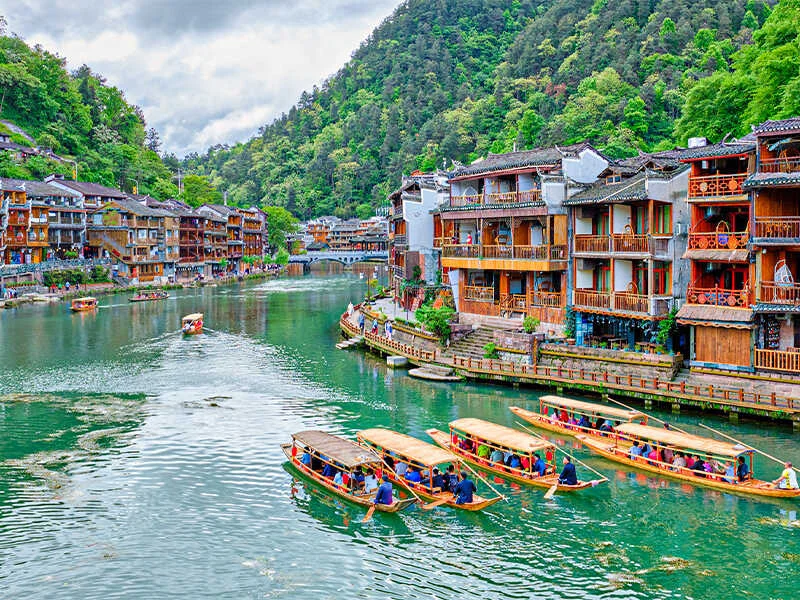 tai-sao-nen-chon-phe-travel-cho-hanh-trinh-tour-hoa-dong-tu-tphcm-cua-ban