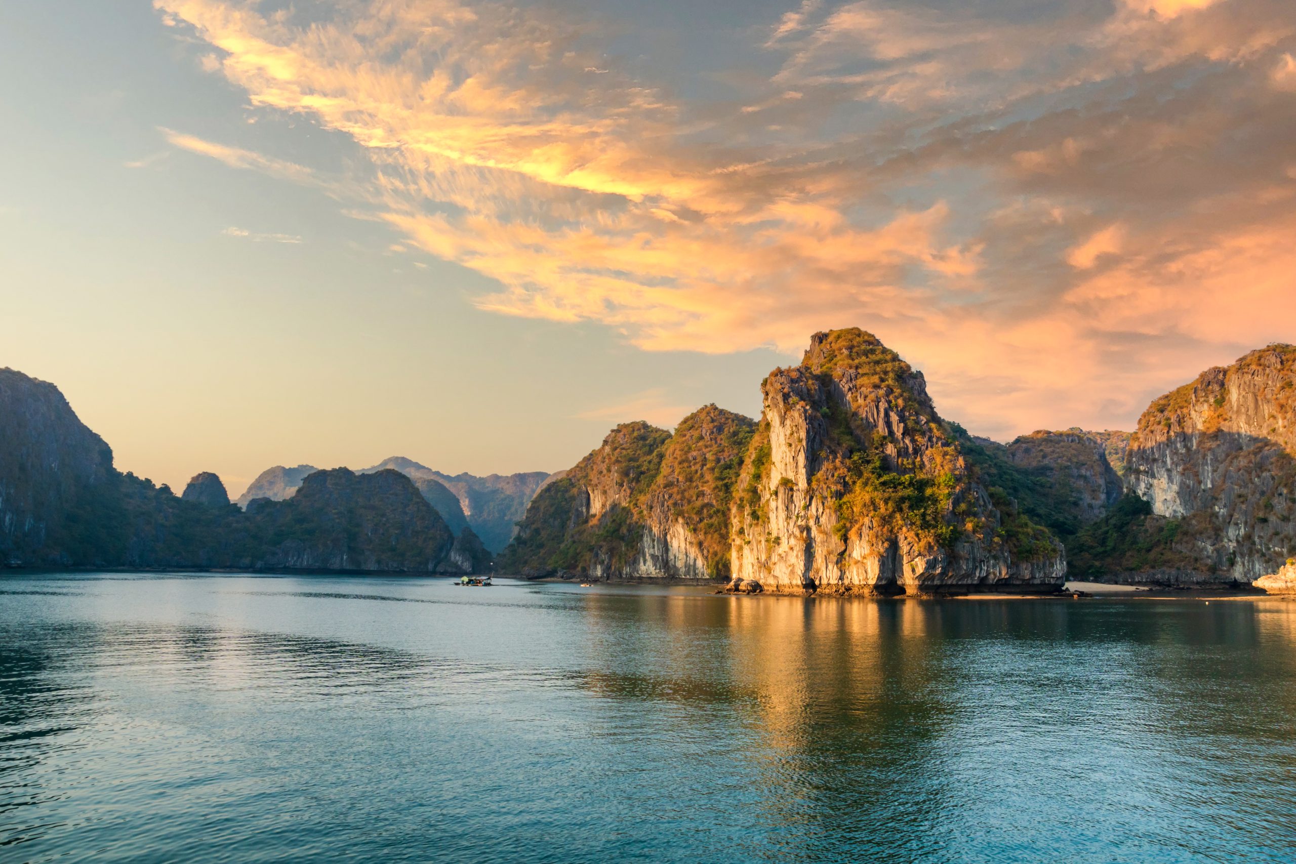 trai-nghiem-ha-long-hoang-hon