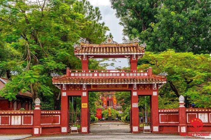truong-quoc-hoc-hue-2