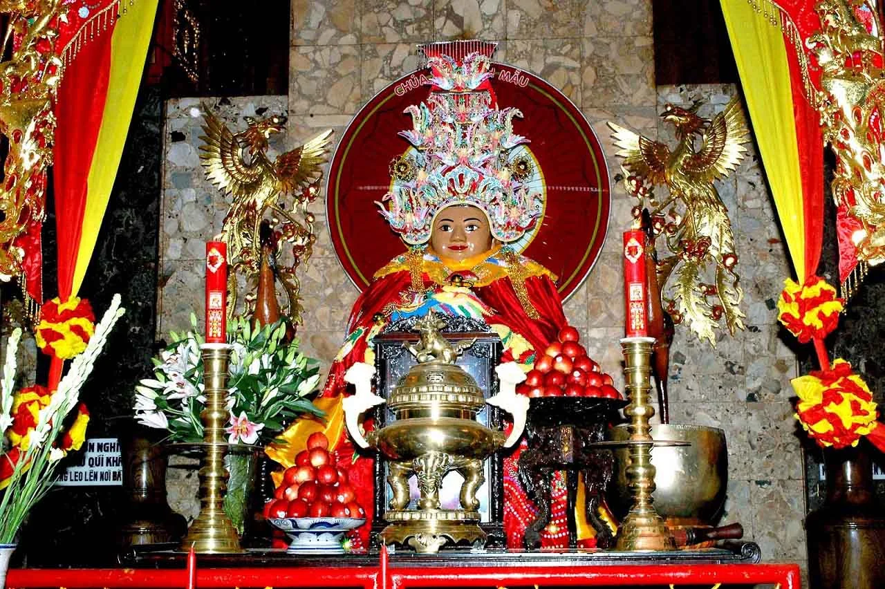 Miếu Bà Chúa Xứ núi Sam: Vị trí, điểm thu hút, kinh nghiệm du lịch và chọn tour