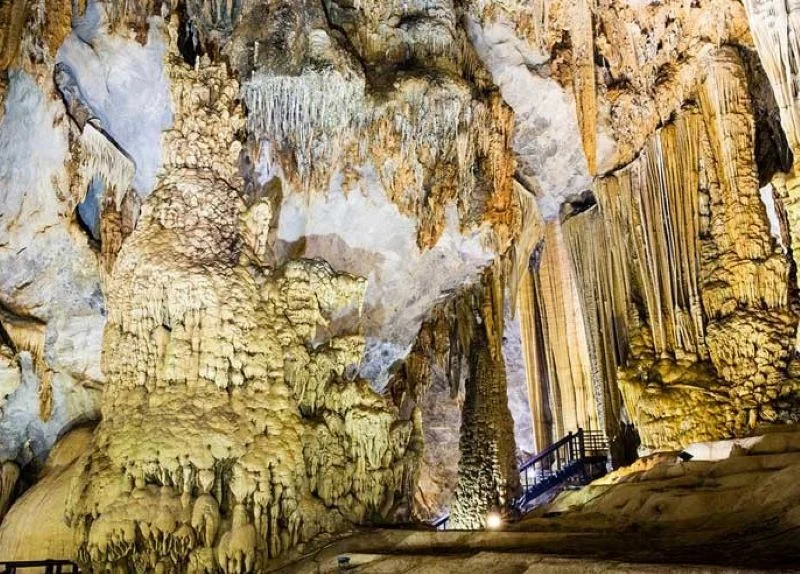 Tuyệt Tình Cốc: Vị trí, điểm thu hút, kinh nghiệm du lịch và chọn tour