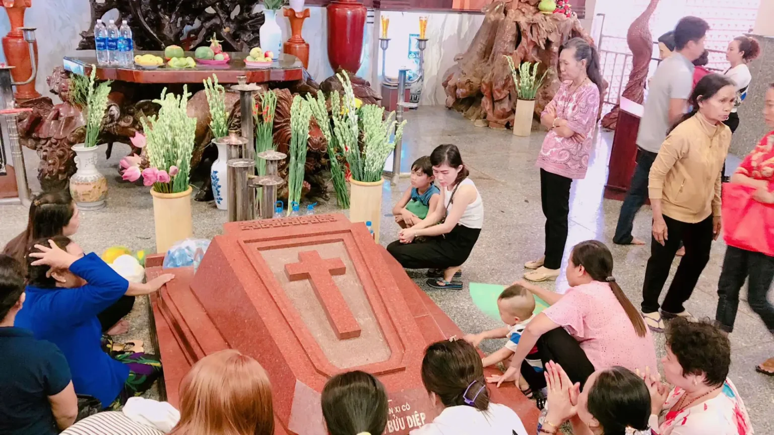 Thánh Đường Tắc Sậy: Vị trí, điểm thu hút, kinh nghiệm du lịch & chọn tour