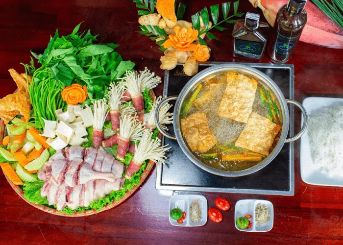 Nhà cổ Bình Thuỷ: Vị trí, điểm thu hút, kinh nghiệm du lịch và chọn tour